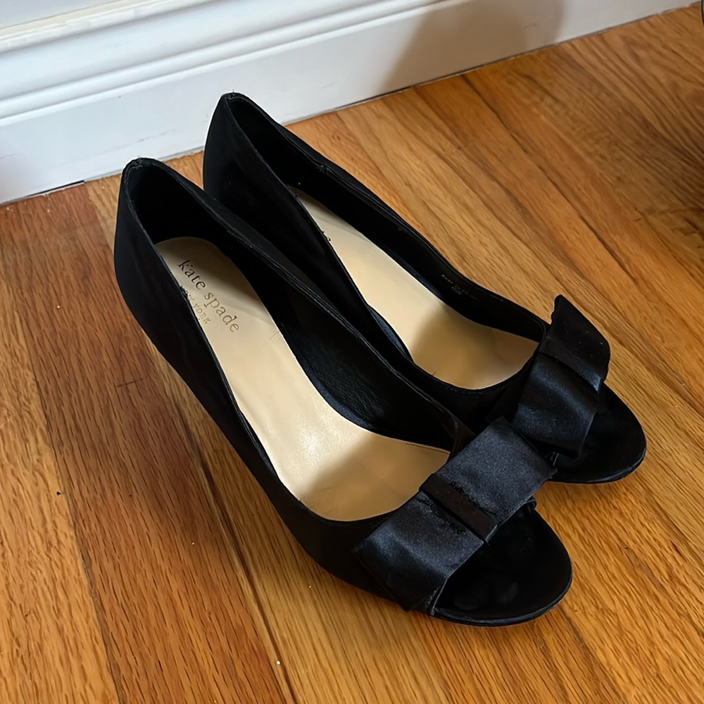 Excellent used condition Kate Spade satin peep toe with bow heels 3inch